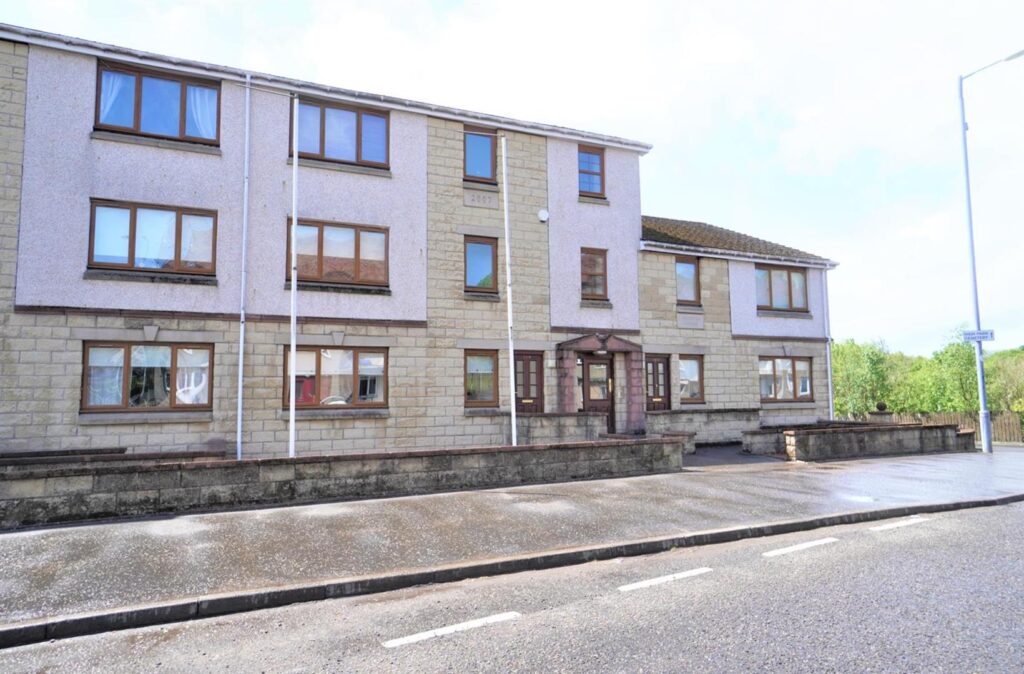 196 Main Street, Lennoxtown, G66 7ES.