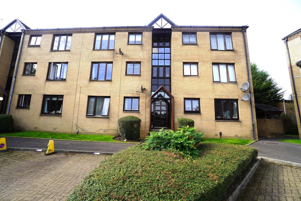 31 Castle Court, Kirkintilloch, Glasgow G66 1LL