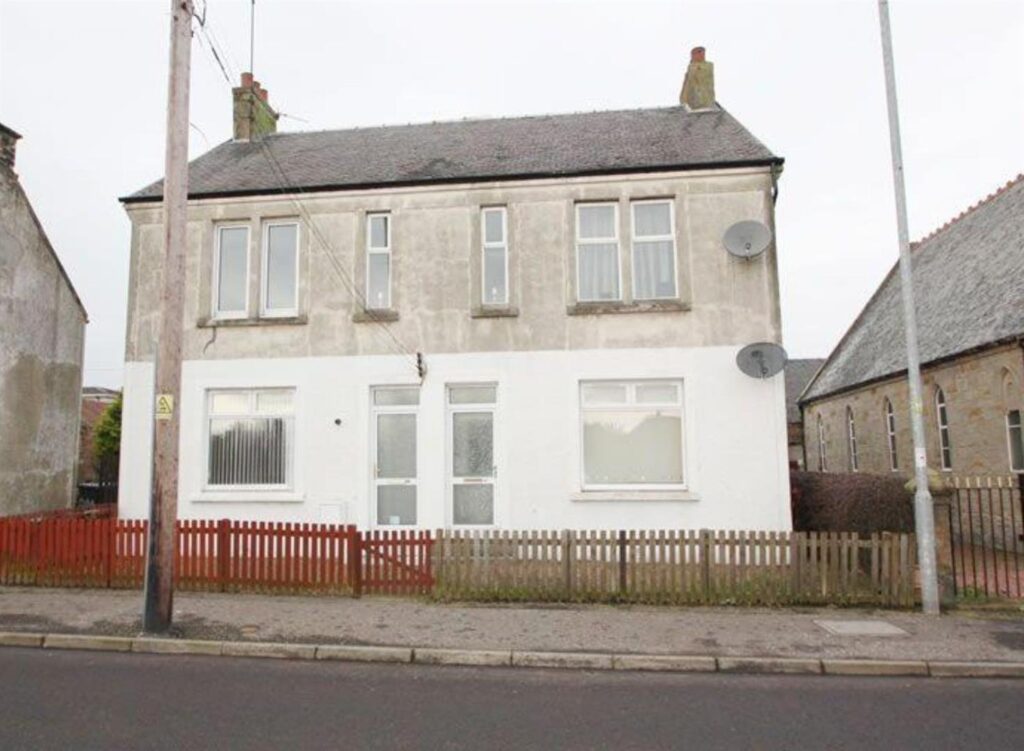 59 Station Road, Law, Carluke, ML8 5LW